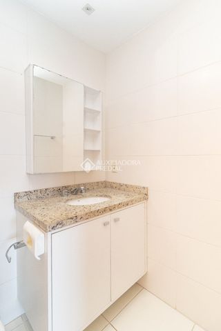 Apartamento com 1 quarto e 65m² para alugar em Petrópolis, Porto Alegre. - Photo 2