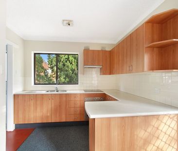 Centrally Located - Photo 4