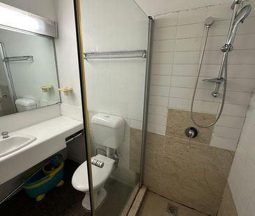 STUDIO ROOM - TOP FLOOR - Photo 4