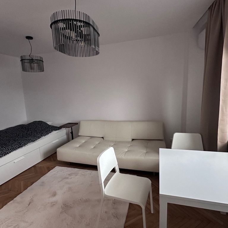 mazowieckie, Warszawa, Śródmieście, Śródmieście Południowe, Aleja Wyzwolenia - Photo 1