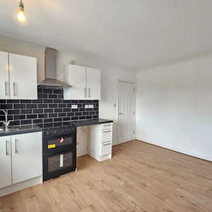 Allan Grove - Photo 2