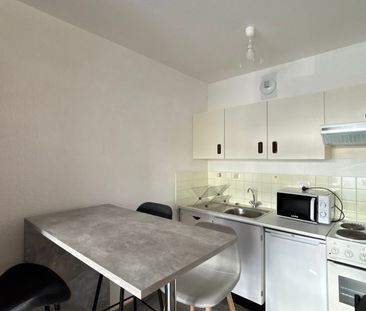 Location Appartement 1 pièce 28m² - Photo 2