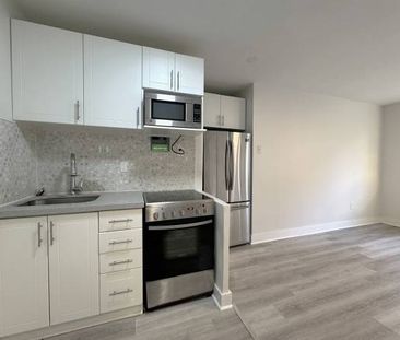 140 SPRINGHURST AVE. #14 - NEWLY RENO'D STUDIO/1BATH, MINUTES TO TTC - Photo 1