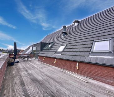 Dakappartement met 2 slaapkamers en groot terras op de grens tussen... - Foto 1