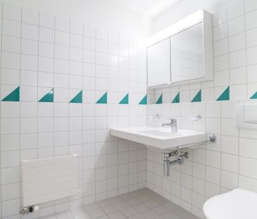 Living in the center - Photo 2