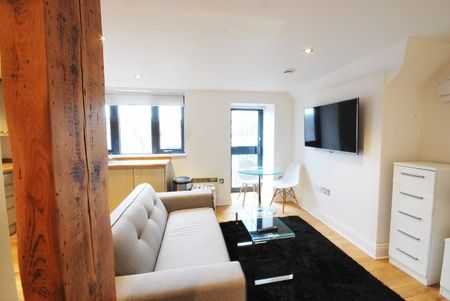 1 Bed - Grainger Street, Newcastle Upon Tyne - Photo 2