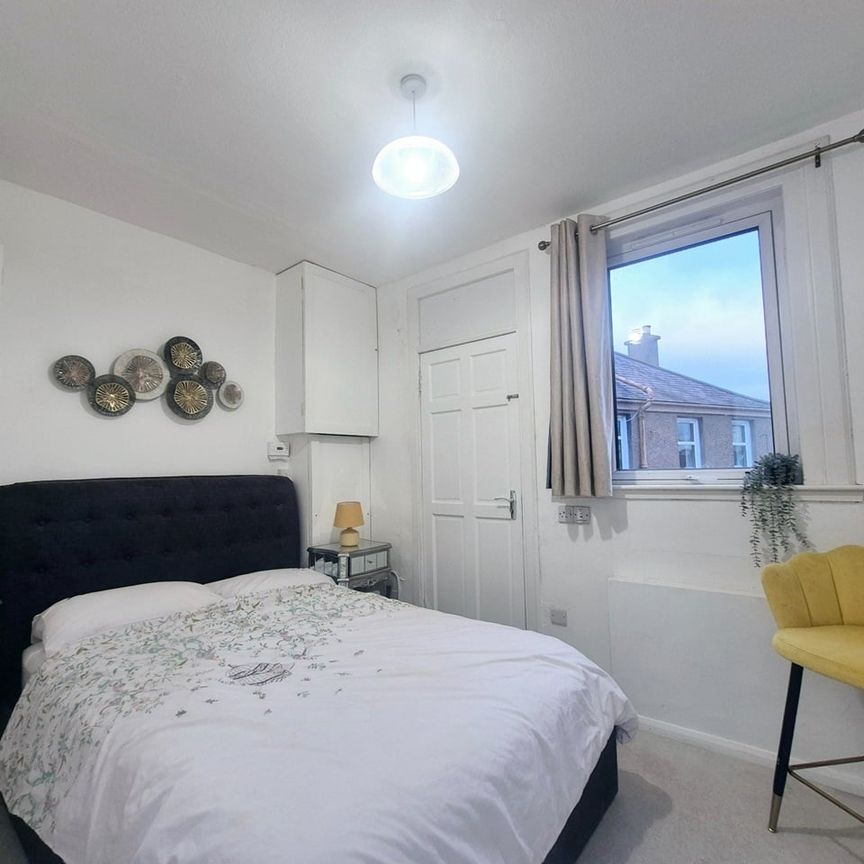 3 Bed Flat, Bellevue Road, EH7 - Photo 1