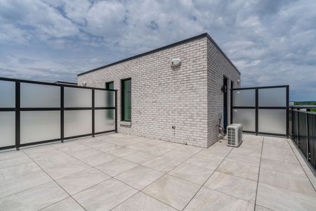 For Lease - 6 Red Squirrel Lane Unit# C-311, Richmond Hill, Ontario - Photo 2