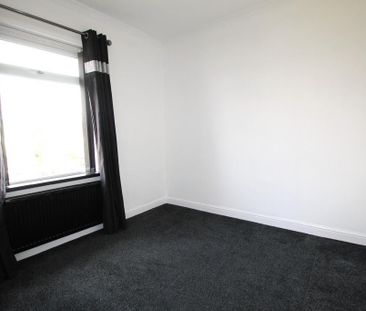 4 bedroom semi-detached house to rent - Photo 2