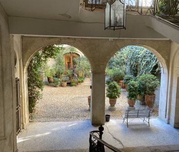 AVIGNON INTRA-MUROS - ÉLÉGANCE ET CARACTÈRE RUE PETITE FUSTERIE, - Photo 5