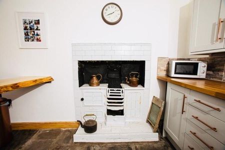 3 bedroom terraced house to rent - Photo 2