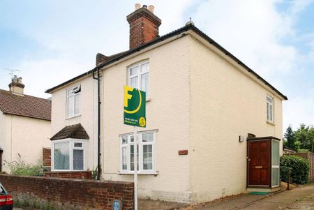 3 bedroom semi-detached house to rent - Photo 3