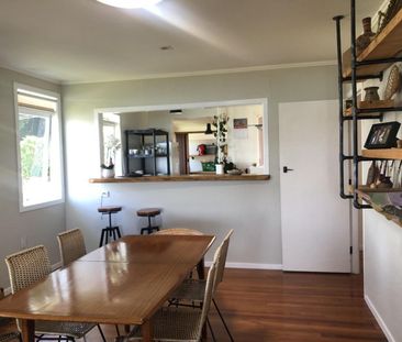 Fully furnished multi-level home - Photo 4