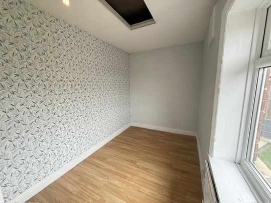 The Crescent, Doncaster, Bircotes - Photo 1