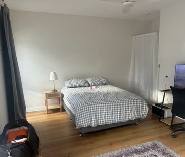 Newly renovated studio apartment with outdoor entertainment area - Photo 1