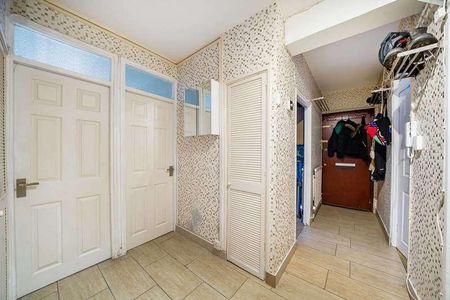 Green Lanes, Stoke Newington, N4 - Photo 3