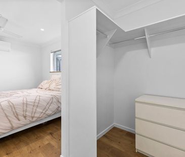 Contemporary Family Living with Outdoor Entertaining Appeal - Photo 6