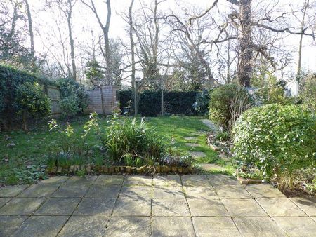 4 bedroom semi-detached house to rent - Photo 5