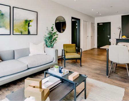One Bedroom - Photo 2