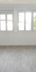 Location Appartement 2 pièces 47m² COUTANCES 50200 - Photo 4