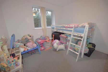 2 bedroom Flat in Flat 20, Leeds - Photo 4