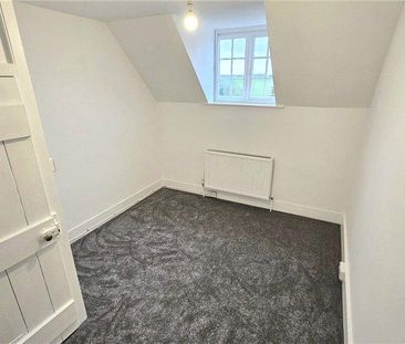 2 bedroom semi-detached house to rent - Photo 3