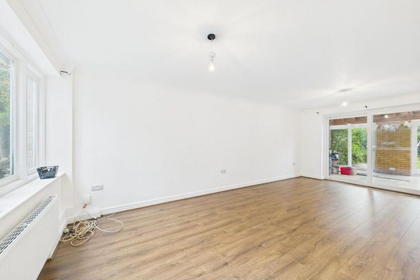 4 bedroom detached house to rent - Photo 1