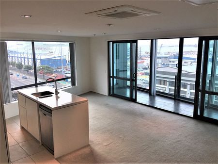 Luxury Harbourside - right on the waterfront - Photo 3