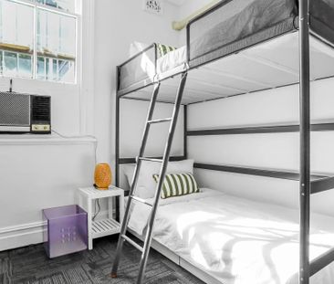 Darlington - Photo 1