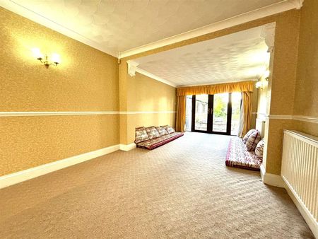 Frays Avenue, West Drayton, UB7 - Photo 3