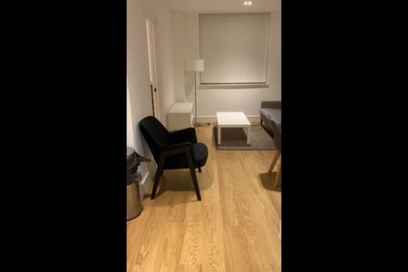 1 Bed Flat, Laporte Way, LU4 - Photo 2