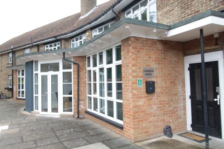 Park view, Stonebow house Block, St. Botolphs Crescent, Lincoln, Lincolnshire, LN5 8AZ - Photo 2