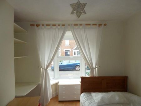 3 bedroom House To Let Total Size: 862 SQ FT - Photo 3