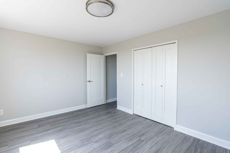 Riverview Towers Apartments - Photo 2