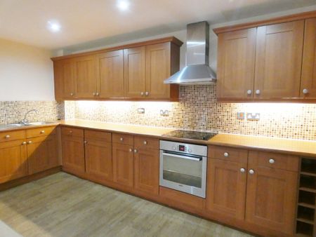 The Poplars, Lytham - Photo 2