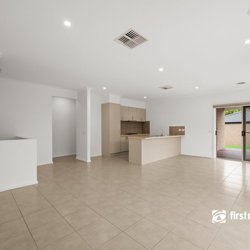 Family Home - Mernda Village Estate - Photo 1