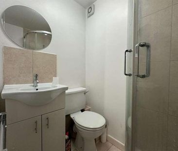 Juniper Way, Hayes, UB3 - Photo 4