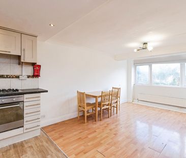 3 Bed Flat, Mimosa, N15 - Photo 2