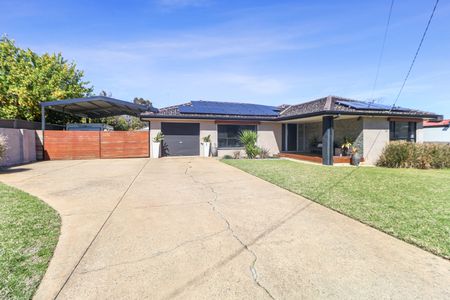 2 Stratford Avenue Lake Albert NSW - Photo 5