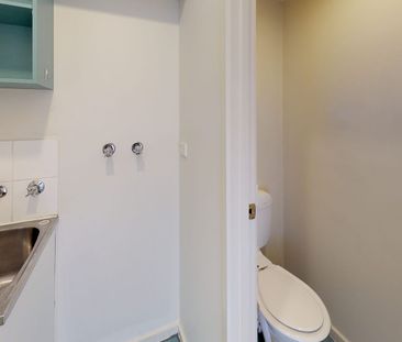 86 Stockmans Way, Kensington, Vic 3031 - Photo 5