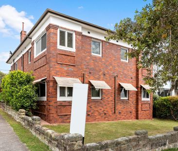 2 Bedroom unit with sunroom - Photo 5