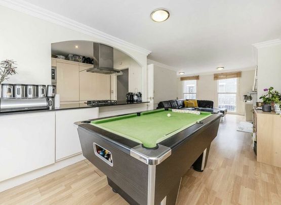 Cinnamon Row Battersea, SW11 - Photo 1