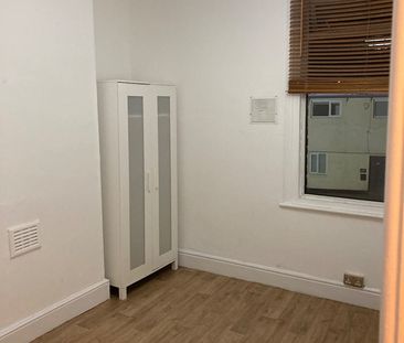 1 Bed Flat, Church Road, BS5 - Photo 2