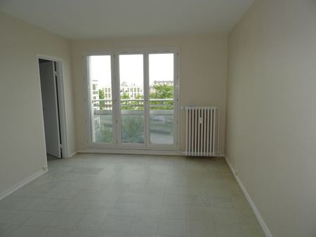 Location appartement T3 60.49m² à Reims (51100) Loyer CC * : 436.84 € Réf : ER.06779 - Photo 3