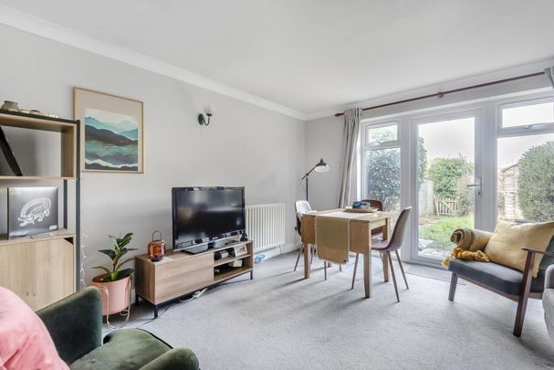 2 bedroom terraced house to rent - Photo 1