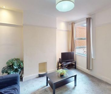 3 bedroom terraced house to rent - Photo 5