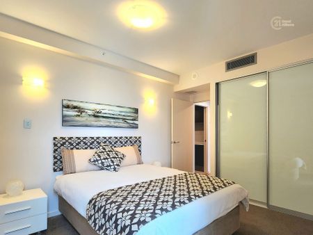 Luxurious 3 Bedrooms Apartment with 2 Car Bays @ $1650 Per Week - Photo 3