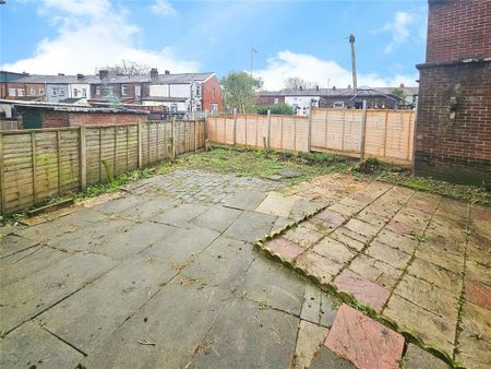 3 bedroom semi-detached house to rent - Photo 4