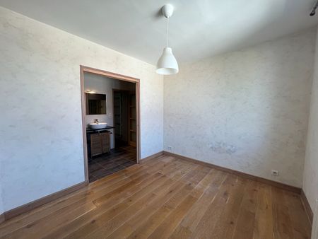 Location Appartement 4 pièces 134m² - Photo 3