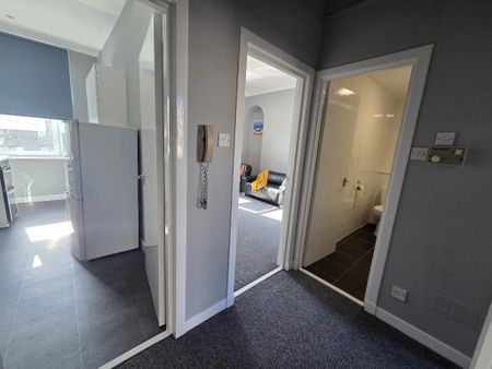 1 bedroom flat to rent - Photo 5